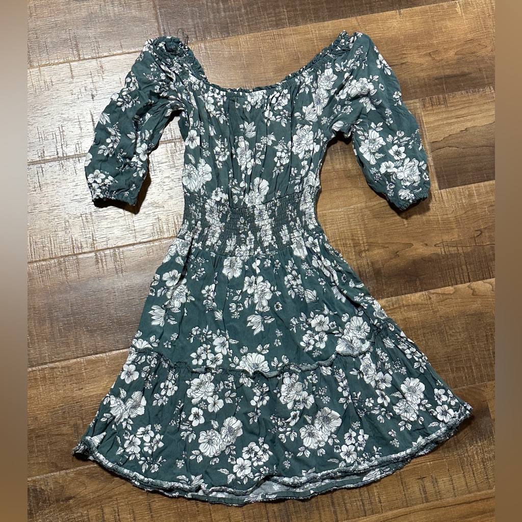 Juniors Small Floral Green Dress